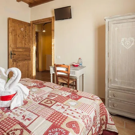 La Casa Delle Rondini Bed & Breakfast 3*