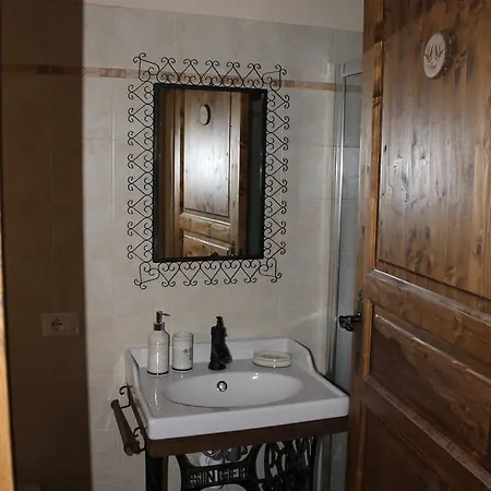 La Casa Delle Rondini Bed & Breakfast 3*