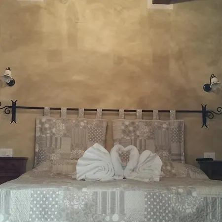 La Casa Delle Rondini Bed & Breakfast 3*